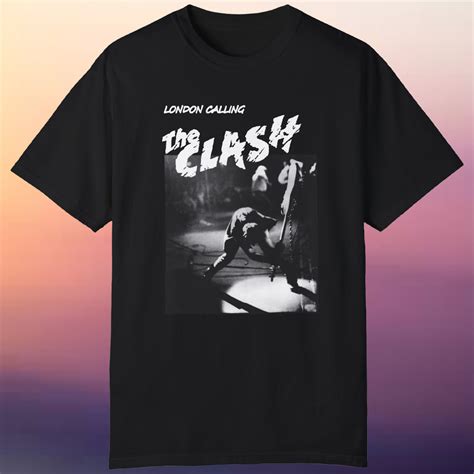 London Calling The Clash T-Shirt - TokoPyramid