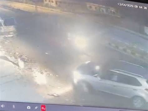 Bike-borne attackers hurl bomb at businessmen’s car in Prayagraj