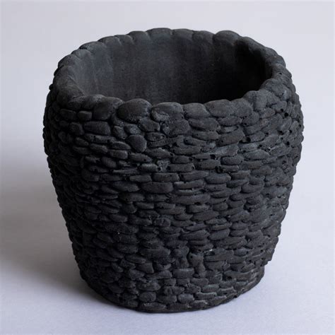 Rocky Random Rubble Black Concrete Planter – Greyt