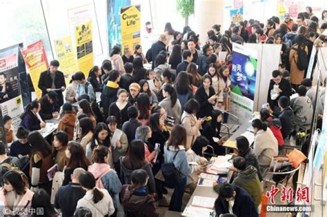 武汉今年将举办20场招聘会 用10万岗位吸引大学生|江汉大学|招聘|创业就业_新浪财经_新浪网