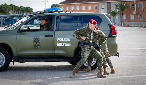 U.S. Soldiers visit Spanish military police battalion | Article | The ...