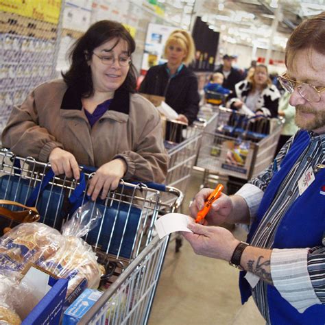 Costco Drops Long-Term Policy On Offering Only 1 Credit Option - TheStreet