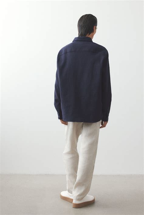 Regular Fit Textured-weave shirt - Navy blue - Men | H&M IN