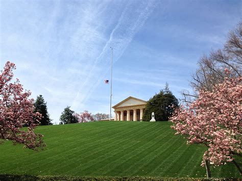 Arlington House-The Robert E. Lee Memorial, Arlington holiday ...