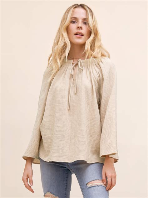 What Is A Peasant Blouse With Pictures