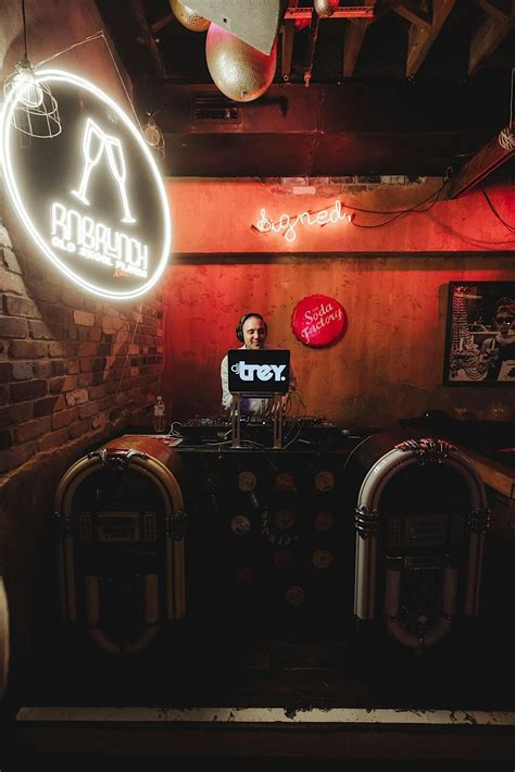 RNBRUNCH SPRING-SUMMER SERIES - BOTTOMLESS & OLD SKOOL @ SODA FACTORY ...