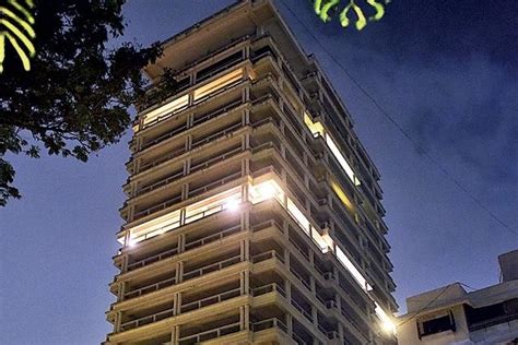 Hrithik Roshan’s Mannat! Actor Spends Rs 100 Crore & Buys Lavish Flats ...