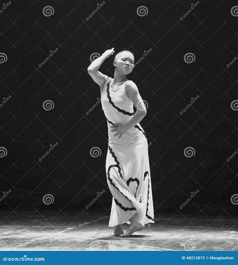 The Taste of Betrayal-Errand into the Maze-Modern Dance-choreographer ...