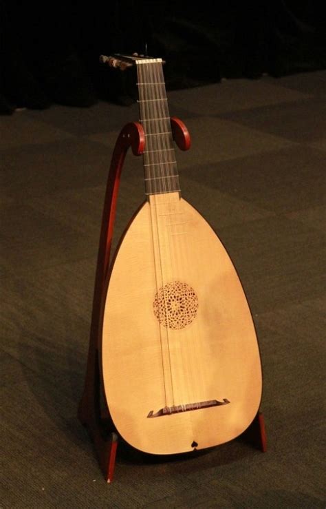 Lyre Vs Lute: Everything You Need To Know About The Lute & Lyre - Play ...