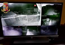 casa e affari quartu 3 chili di droga e 60mila nascosti in casa casa e affari quartu 3 chili di droga e 60mila nascosti in casa