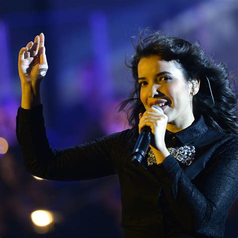 Musique Indila 的图像结果