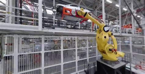 Tesla Manufacturing Robots 的图像结果