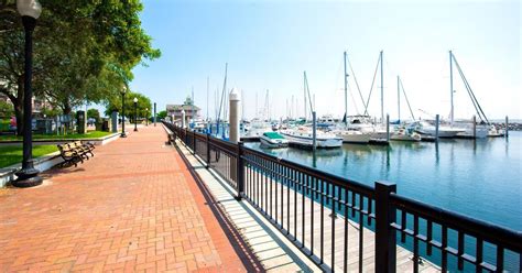 Car rental at Pensacola airport from ₹ 16,052/day - KAYAK