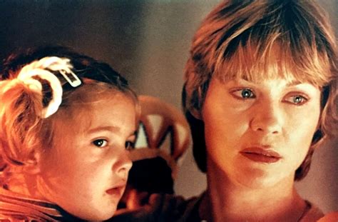 Dee Wallace interview — THE FLASHBACK FILES