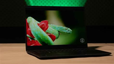 Dell Latitude 7350 Ultralight Review: Lightweight, Premium and Robust ...