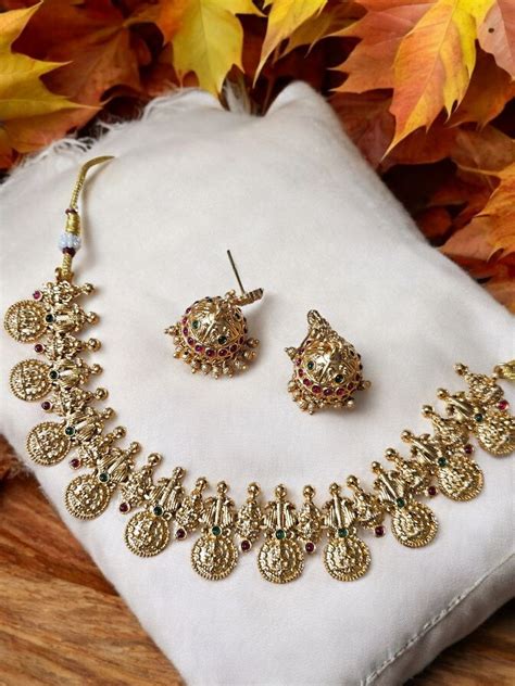Meghna Ginni Temple Set – Diamond Drops
