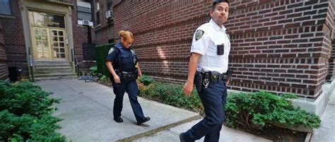 24岁曼哈顿女被强奸2次，嫌犯身份爆光后，警方都不敢抓他！已携带老婆孩子逃回国... | Redian News