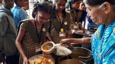 How mid-day meals are prepared for over 1.75 million children in India ...