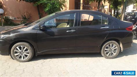 Used 2017 model Honda City V MT for sale in Gurgaon. ID 24996 - Carz4Sale