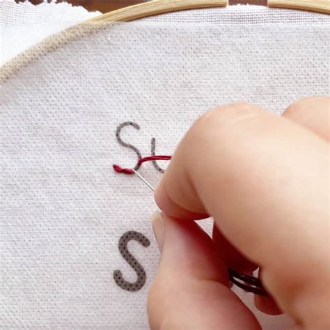 How to Embroider Letters Using a Machine 的图像结果