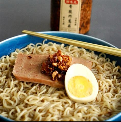 辣味王 Fried Shallots with Garlic 280ml – Sauce Code