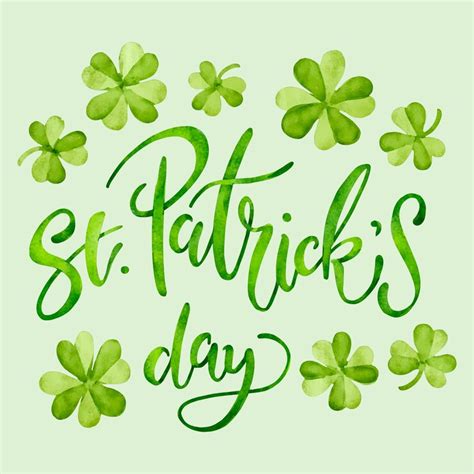 Saint patrick's day lettering with clover | Free Vector