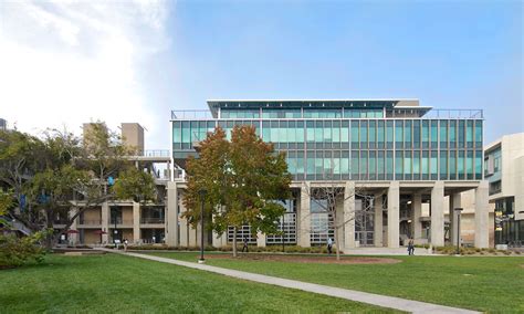 UC San Diego Student Services – Rob Wellington Quigley Architects