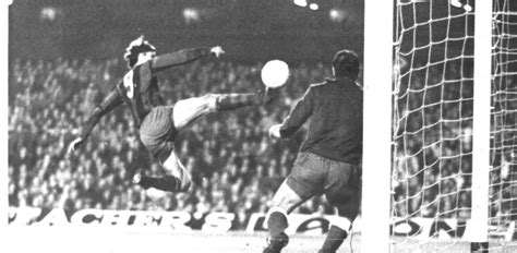 El inolvidable gol de Cruyff a Reina