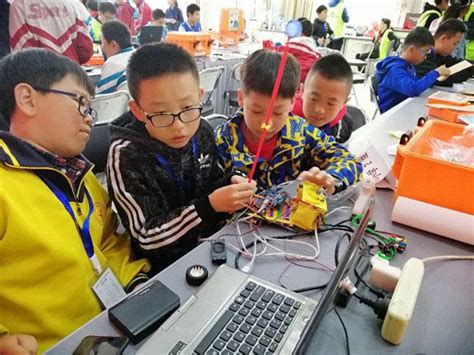 我校学生参加西安市中小学生电脑制作活动大赛 - 校园新闻 - 陕西师范大学万科中学