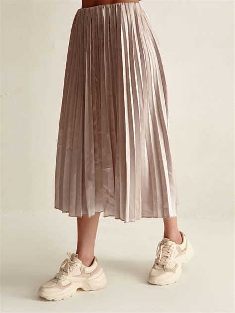 Silver satin pleated skirt
