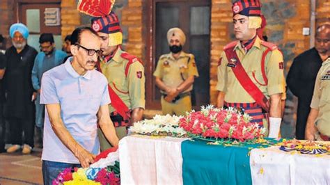 Kin, villagers mourn deaths of army officers, cop in Anantnag encounter ...