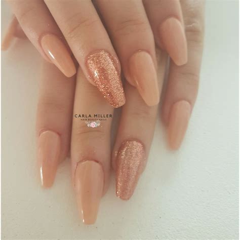 nail extension black and white