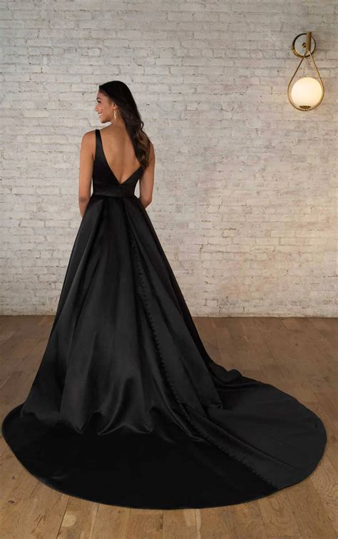 7755BLK | Stella York | Modern Luxe Black Ballgown Wedding Dress with Deep V-Neckline | Essense ...