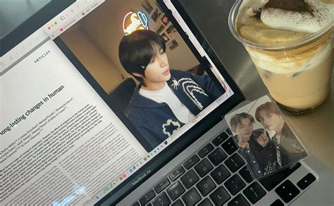 kpop stan study aesthetic | Kpop, Studente
