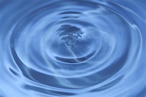 Full frame shot of rippled water | Premium Photo