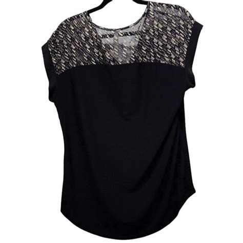 Women's Black and Gold T-shirt | Depop