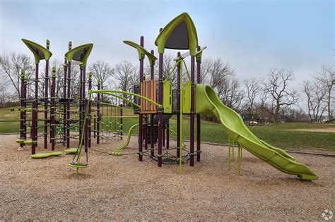 About Beverly Cove | Schools, Demographics, Things to Do - Homes.com
