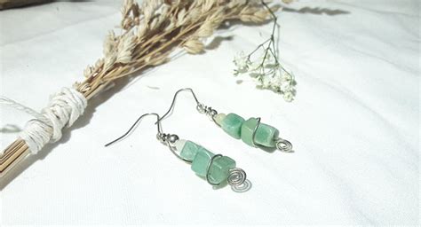 How to Make Simple Wire-Wrapped Gemstone Earrings – FUSIONARI