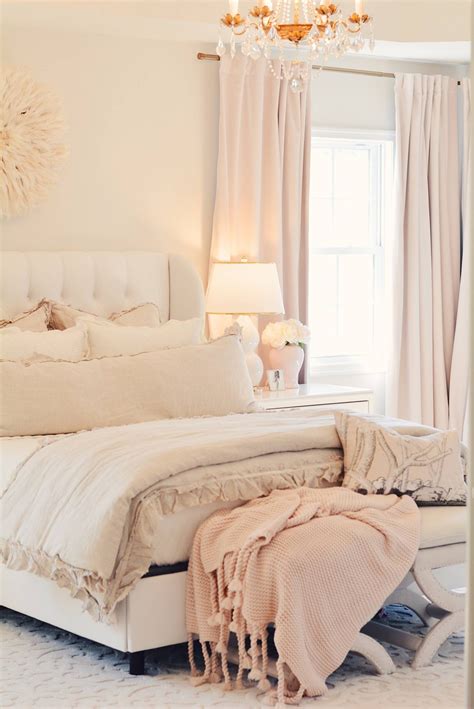 bedroom decor ideas red