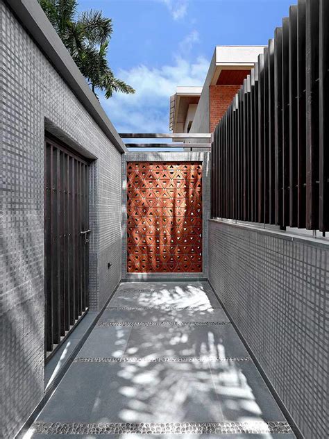 Gujarat home wows with brick façades and earthy elements | Goodhomes.co.in