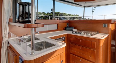 Motorboat Swift Trawler 44 - Powerboat Beneteau