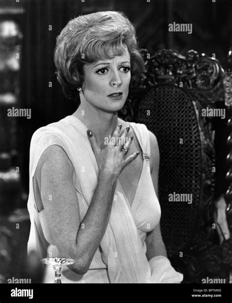 Actress maggie smith -Fotos und -Bildmaterial in hoher Auflösung – Alamy