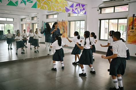 स्कूलों में दस मिनट के नृत्य से किशोरियों को नहीं होंगे गैर संक्रामक रोग!