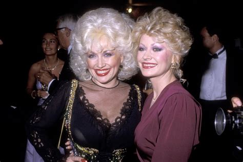 Dolly Parton's Family: Meet the Singer's 11 Brothers and Sisters | Us ...