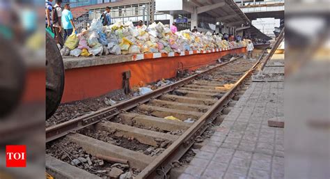 Locals to start from Parel on March 3 | Mumbai News - Times of India