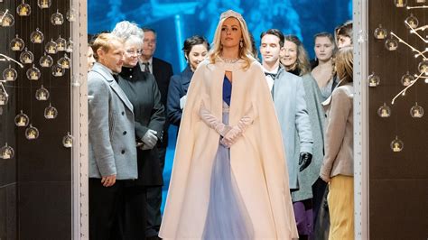 De prinses en het skiresort in romantische film A Winter Princess ...