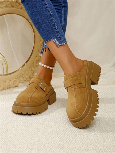 Vrouwen fluwelen dikke hak instappers sandalen, retro bruine kleur ...