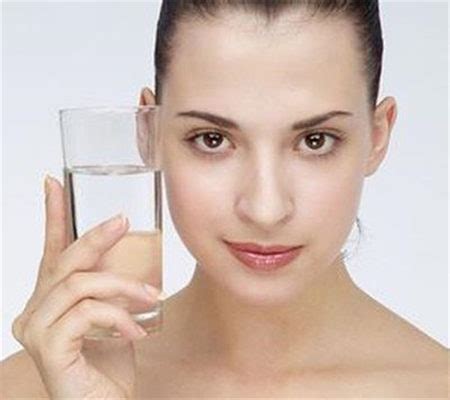 【图】皮肤缺水会导致哪些问题 16种症状告诉你皮肤不可缺水(3)_皮肤缺水会导致哪些问题_伊秀美容网|yxlady.com