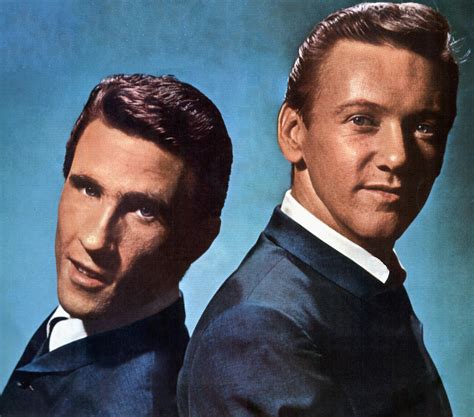 Bill Medley recalls Elvis Presley offering him pills