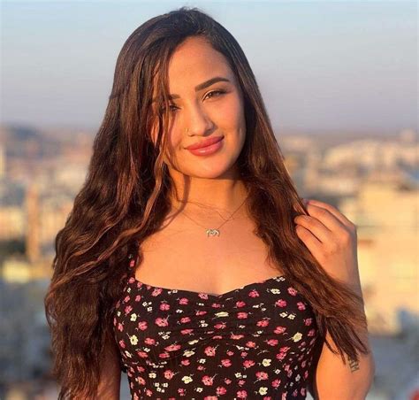 What Made Melek Azad Famous? Biography, Wiki, Height, Weight, Boyfriend, Family, Tiktok ...